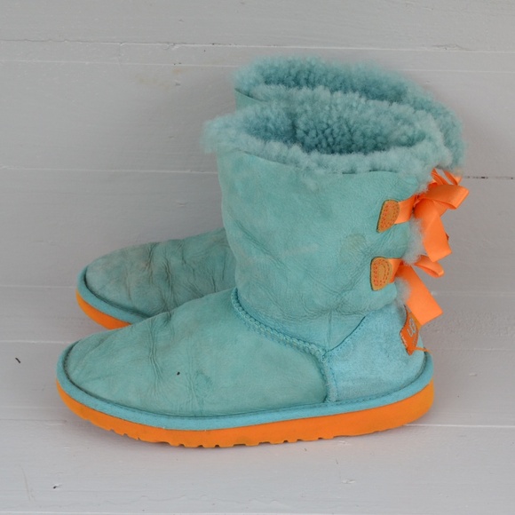 UGG Bailey Bow Boots Kids Sz 3 s/n 3280K Teal - Picture 1 of 7